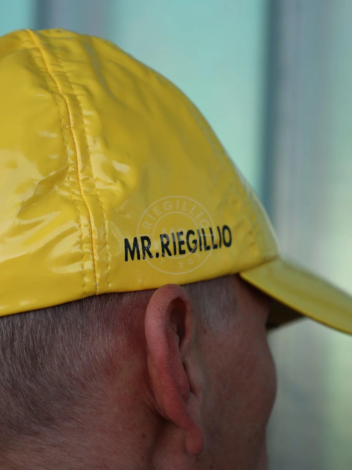 MR. ¡Riegillio - Gorra de PVC Amarillo