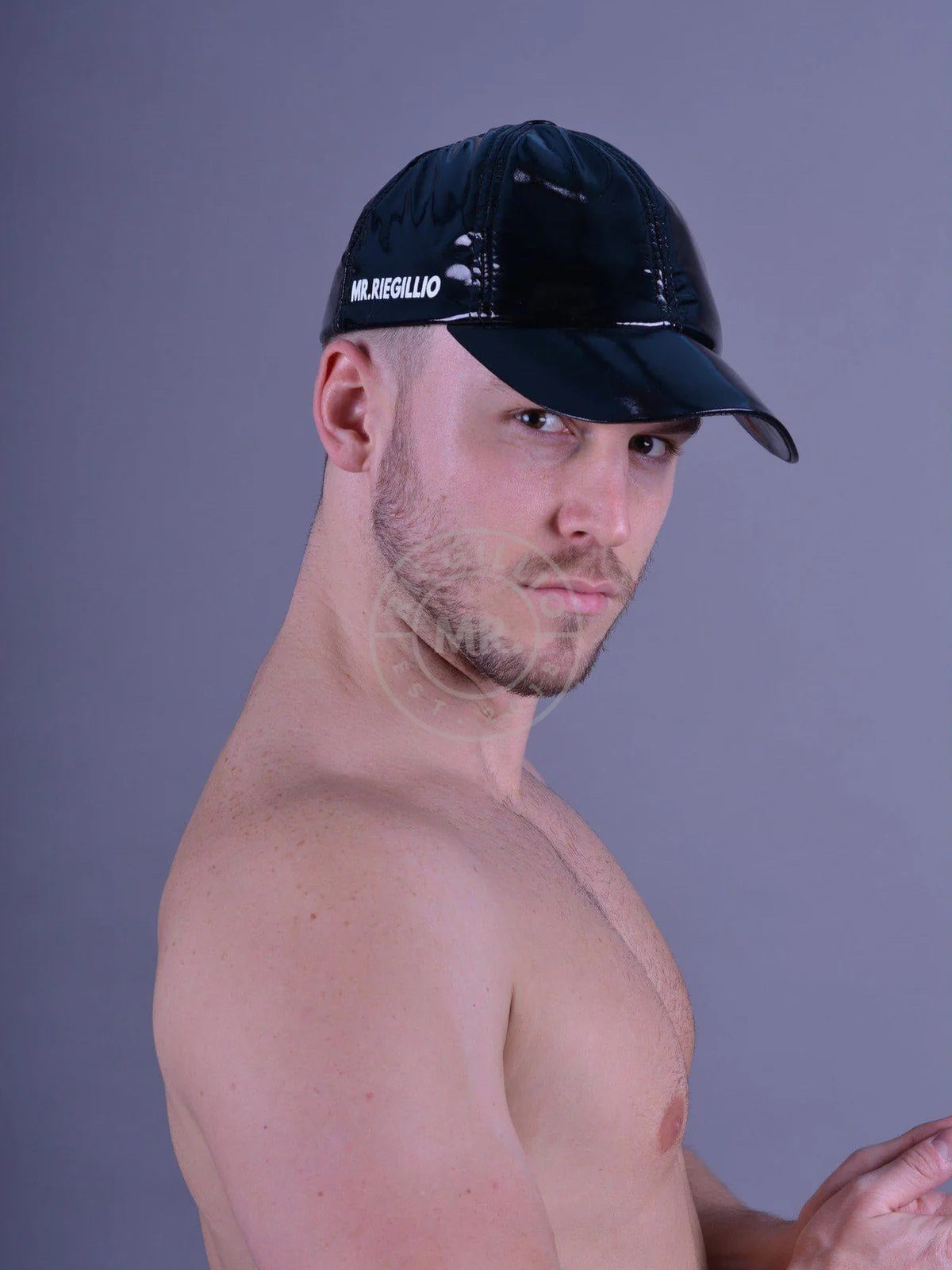 MR. ¡Riegillio - Gorra de PVC Negro