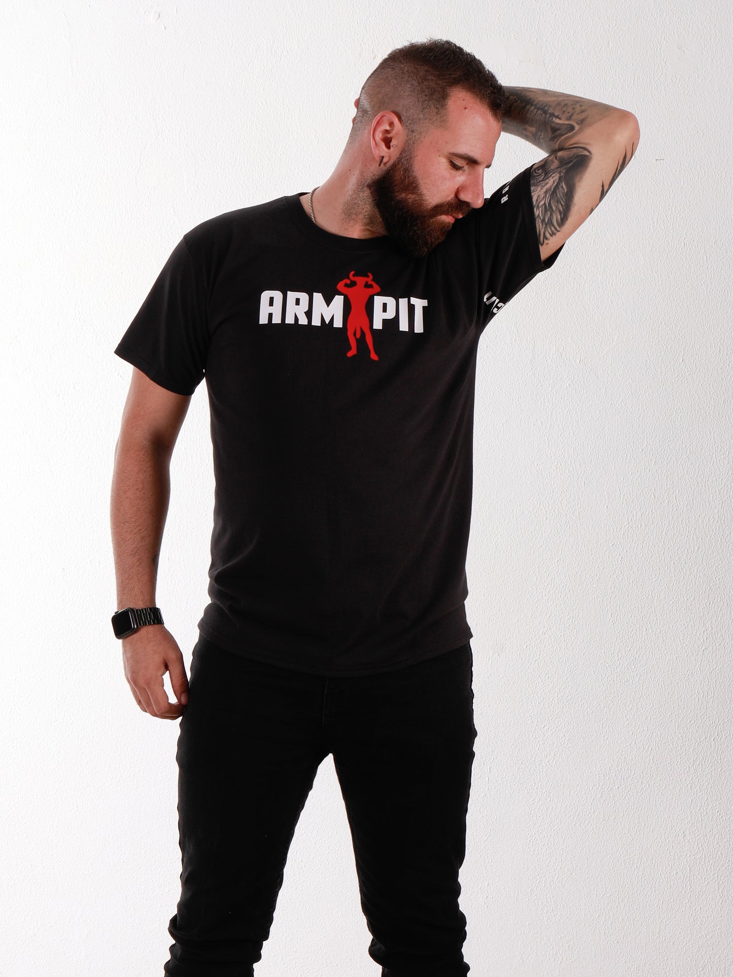 Camiseta ARMPIT con diseño de Minotauro
