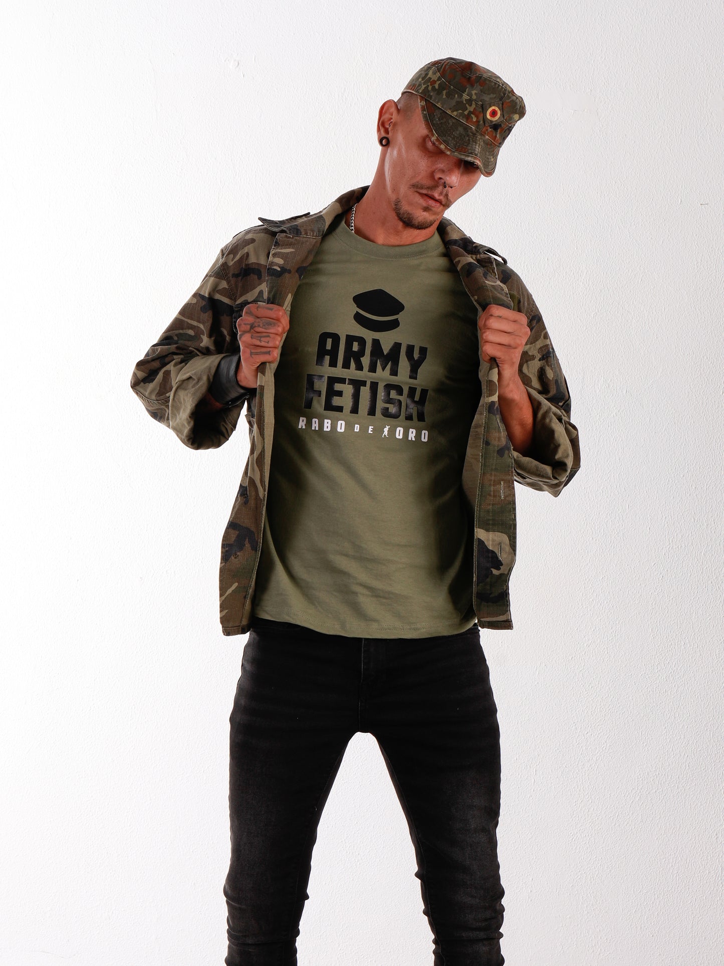 ARMY FETISH Olive T-Shirt with Black Military Cap detail