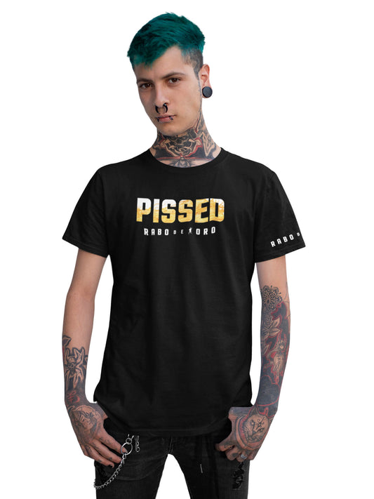 Camiseta negra PISSED con detalle de deportes acuáticos amarillos