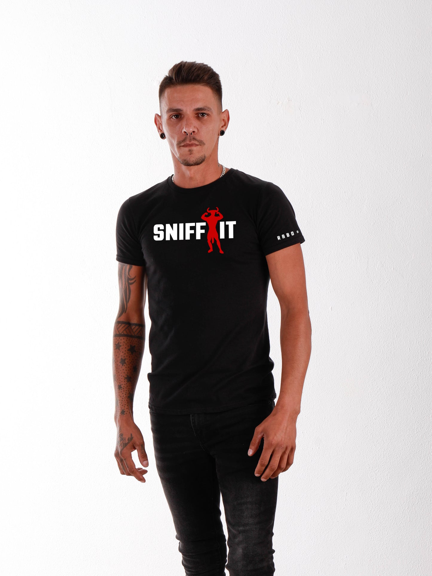 Camiseta SNIFF IT con diseño Minotaur Armpit Fetish
