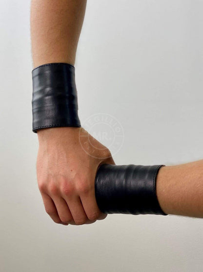 Mr. Riegillio Black Wrist Wallet